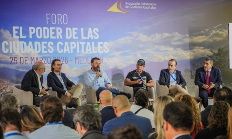Alcaldes de Medellín, Bogotá, Barranquilla, Cali y Cartagena en el foro El Poder de las Ciudades Capitales