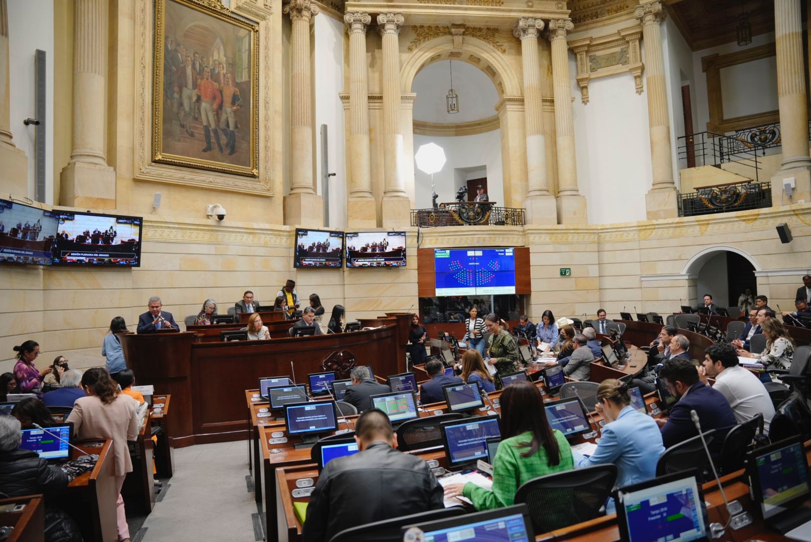 imagen de plenaria en el congreso de la republica de Colombia