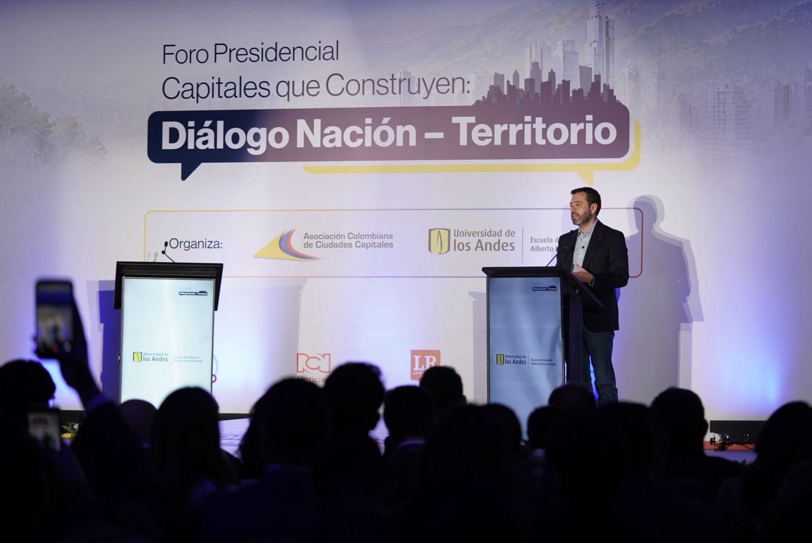Foro presidenciales Capitales que construyen: Diálogo Nación – Territorio