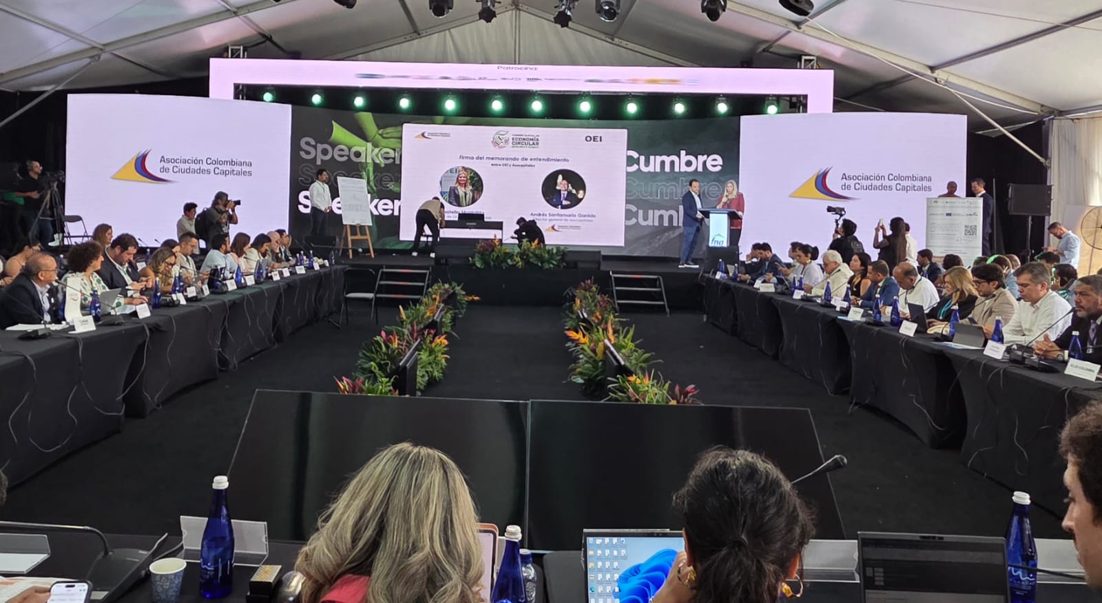 Asocapitales y la OEI ﬁrman memorando de entendimiento