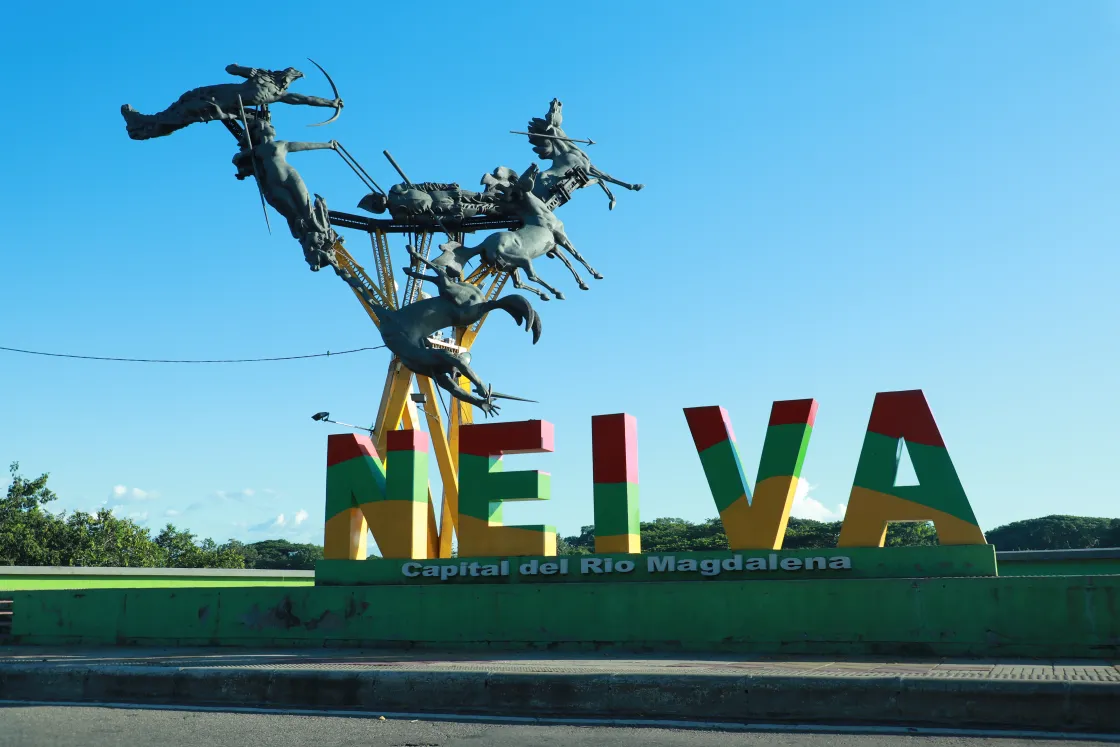 Monumento letras Neiva