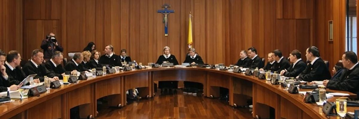El Consejo de Estado profirió decisión definitiva dentro del proceso de nulidad contra el Decreto 1500 de 2018, norma que redefinía el territorio ancestral de la denominada “Línea Negra” en la Sierra Nevada de Santa Marta y que generó importantes implicaciones en materia de ordenamiento territorial, competencias ambientales y autonomía de las entidades territoriales.  El Decreto ampliaba el sistema de espacios sagrados reconocidos y establecía criterios de coordinación y consulta que impactaban 