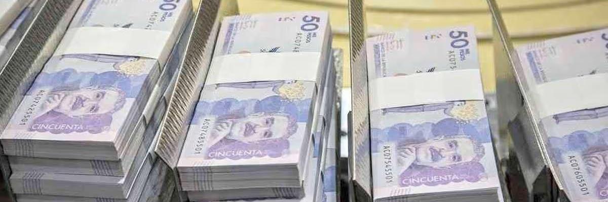 Imagen de dinero que representa una caída de $4,9 billones en el recaudo del SGR