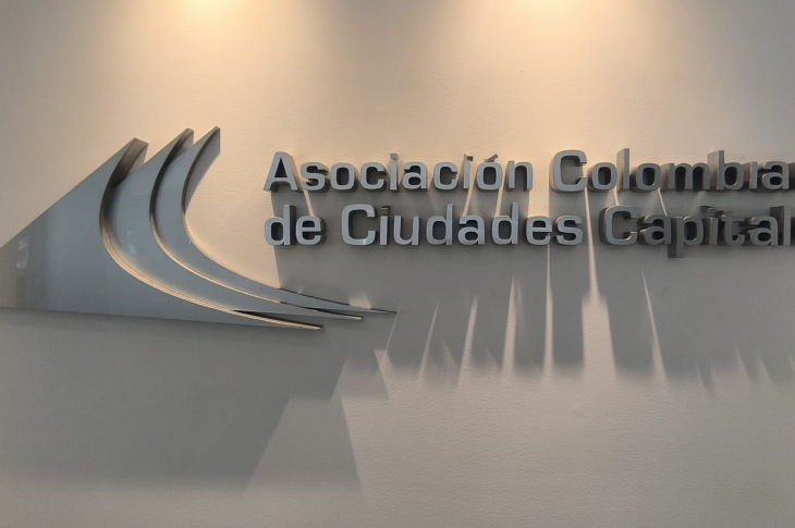 Asocapitales abre convocatoria de prácticas profesionales para formar nuevos líderes en gestión pública, seguridad y asuntos legislativos