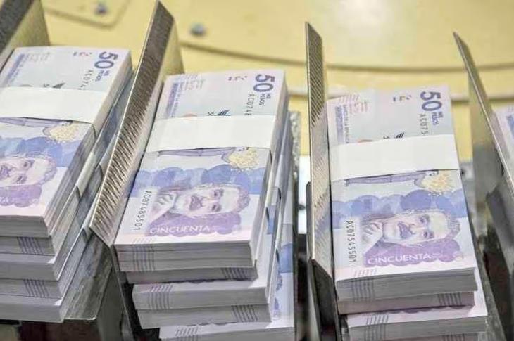 Imagen de dinero que representa una caída de $4,9 billones en el recaudo del SGR