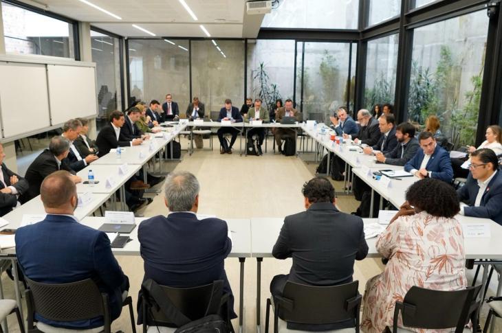Reunión de autoridades analizando la situación de seguridad en Colombia