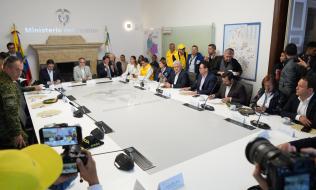 Autoridades prevén concentraciones en siete ciudades capitales antes del cierre de las urnas para elegir presidente de Colombia