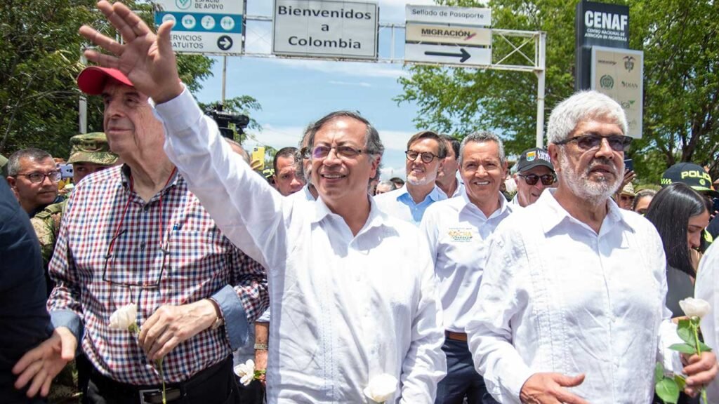 “La gracia del comercio es que traiga bienestar y progreso para la población”, dijo Presidente Petro durante reapertura de la frontera entre Colombia y Venezuela