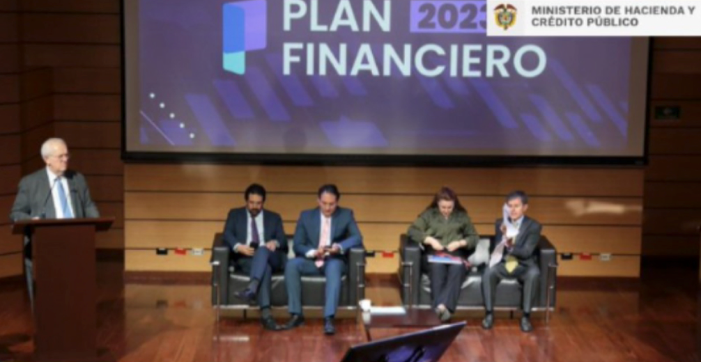 El Ministerio de Hacienda presentó la actualización del Plan Financiero 2023