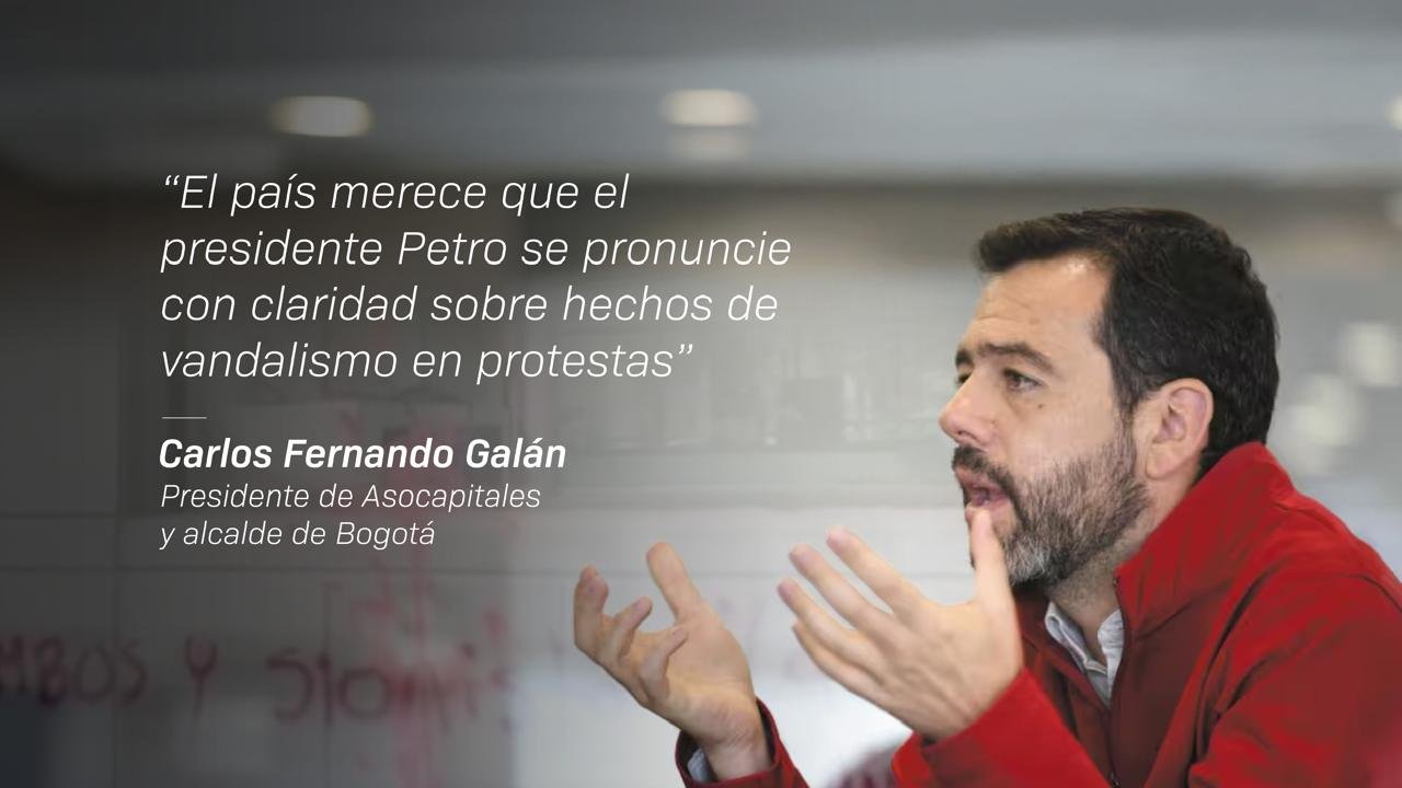 Alcalde de Bogotá Carlos Fernando Galán pronunciándose acerca del vandalismo en las. protestas